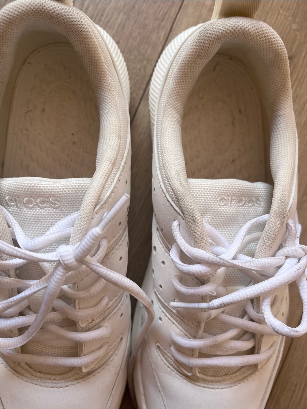Crocs men White Athletic Lace-Up Sneakers on the clock slip resistant 9.5 - Picture 5 of 6